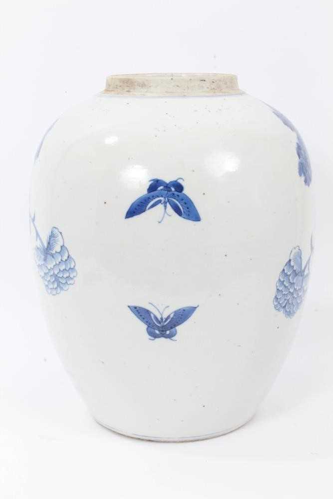 Chinese blue and white jar - Image 4 of 10