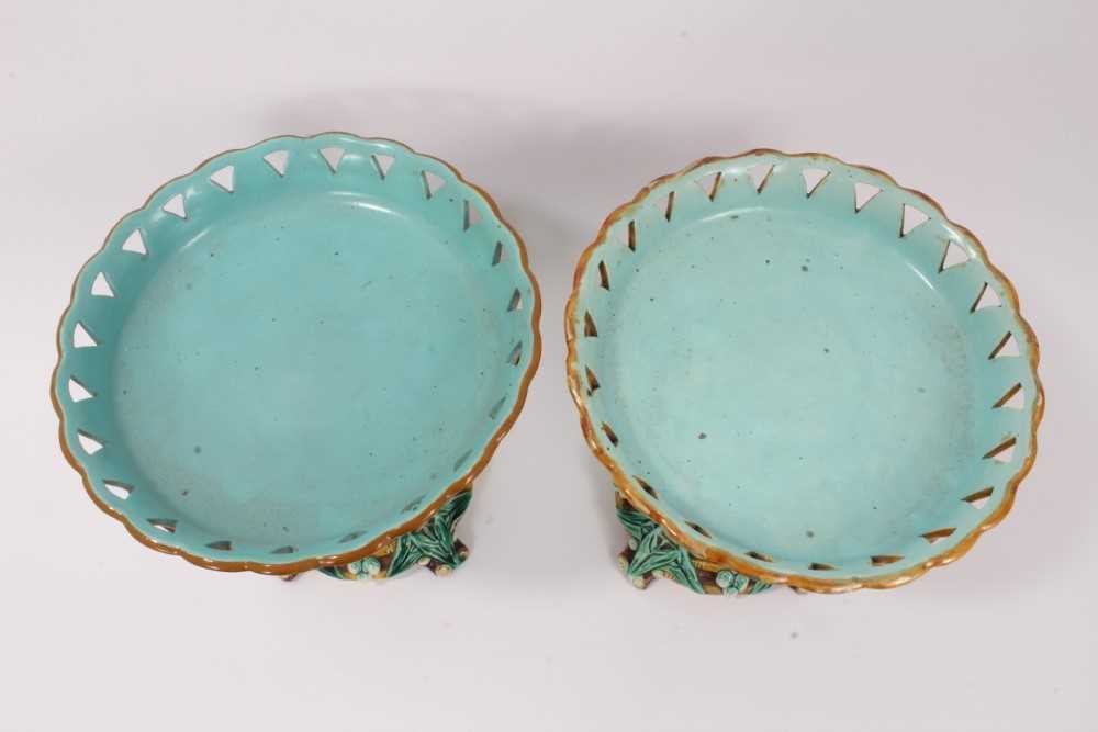 Good pair of Wedgwood majolica comports - Image 2 of 14
