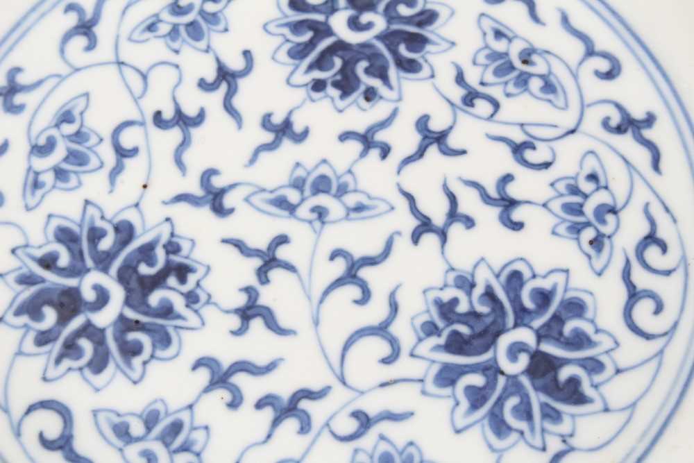 Pair of Chinese Guangxu blue and white saucer dishes - Image 3 of 27