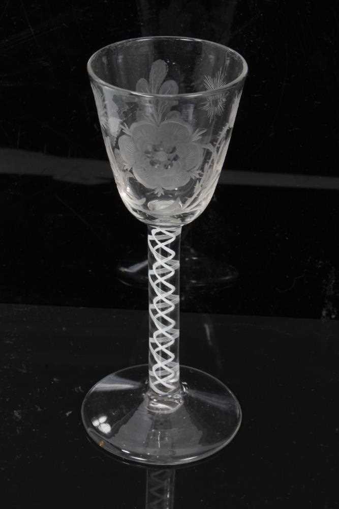 Georgian cordial glasses comprising a pair with Jacobite engraved rose, thistle, star and leaf decor - Image 10 of 13