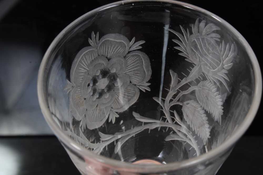 Georgian cordial glasses comprising a pair with Jacobite engraved rose, thistle, star and leaf decor - Image 8 of 13