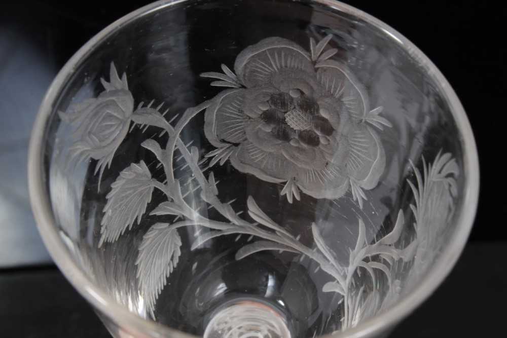 Georgian cordial glasses comprising a pair with Jacobite engraved rose, thistle, star and leaf decor - Image 12 of 13