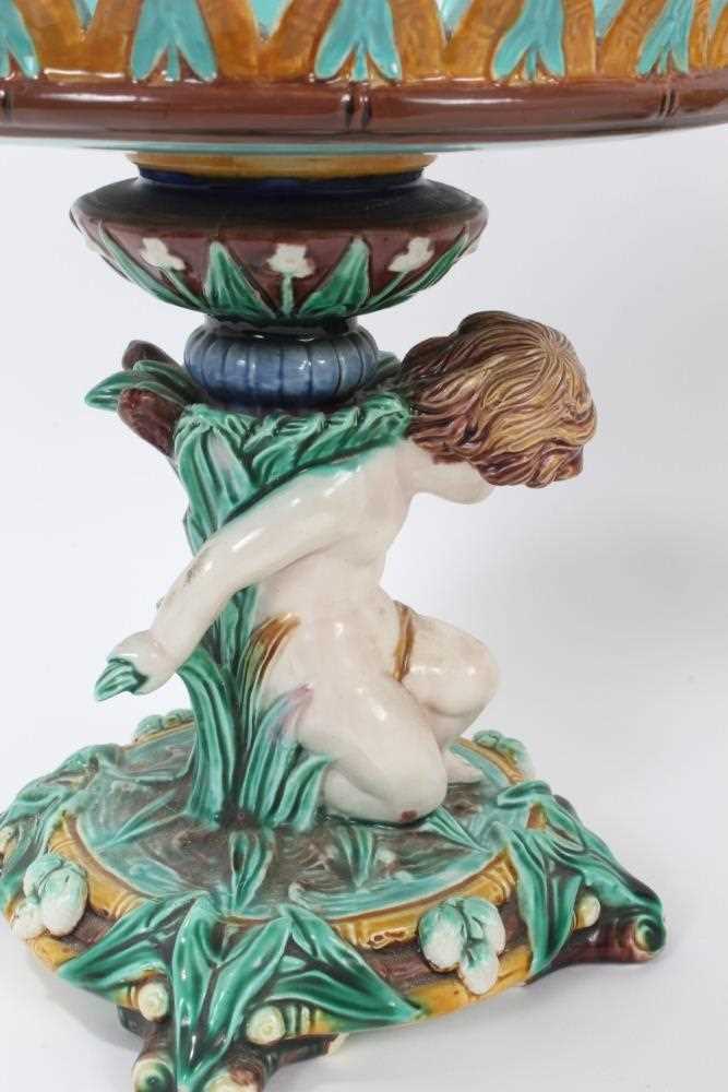 Good pair of Wedgwood majolica comports - Image 6 of 14