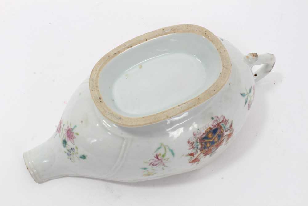 Antique 18th century Chinese famille rose Armorial porcelain sauce boat, the armorial painted on bot - Bild 6 aus 12