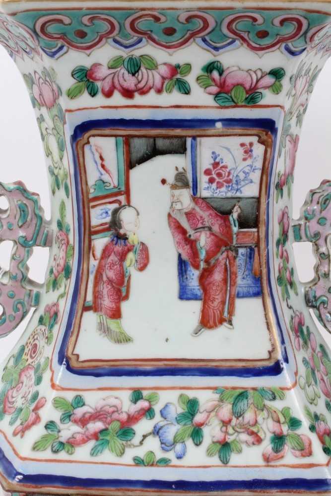 Good pair of 19th century Chinese famille rose porcelain vases - Image 7 of 16