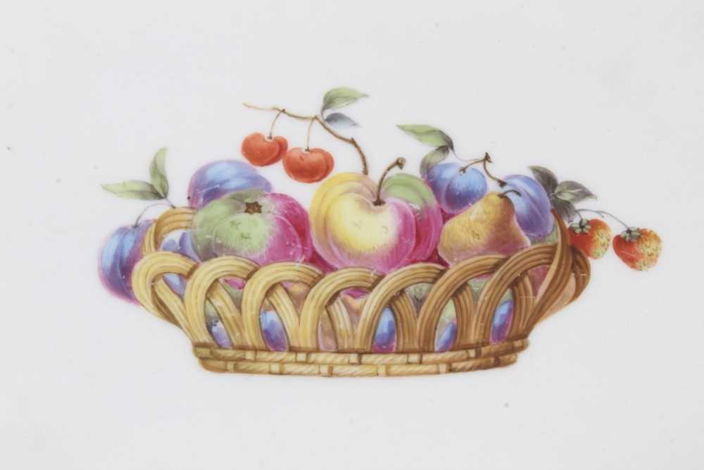 A Derby centre dish, painted by George Complin, circa 1790 - Image 3 of 5