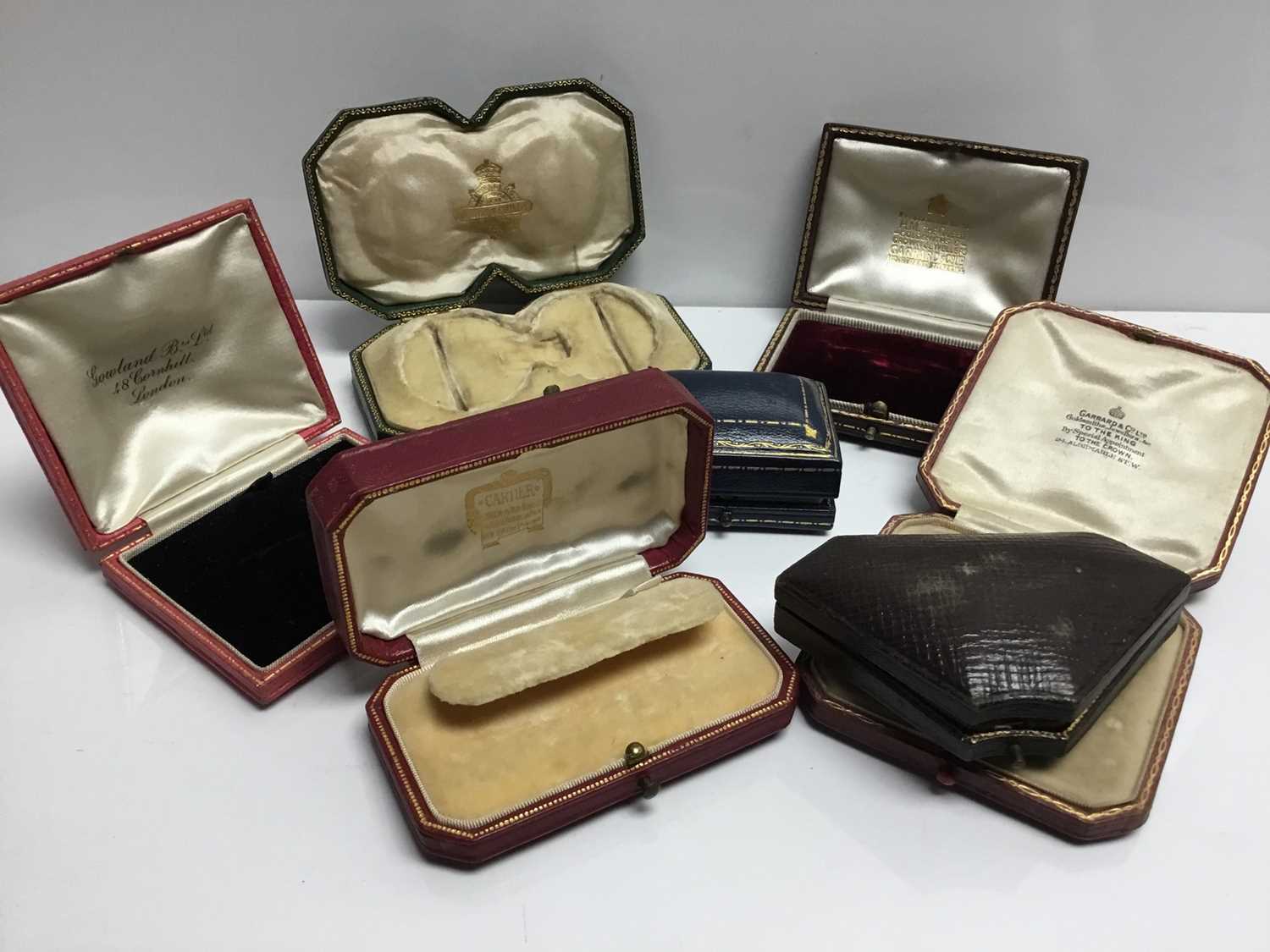 Group of 7 good quality antique and vintage leather jewellery boxes to include a Cartier box possibl