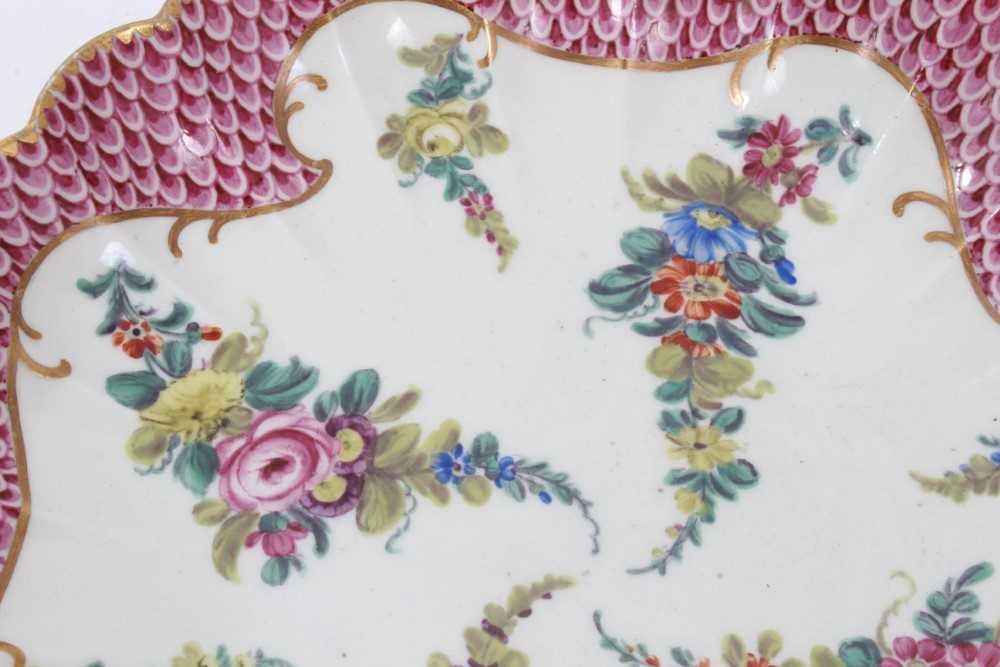 Worcester pink scale bordered saucer dish, the porcelain circa 1770 - Image 2 of 4