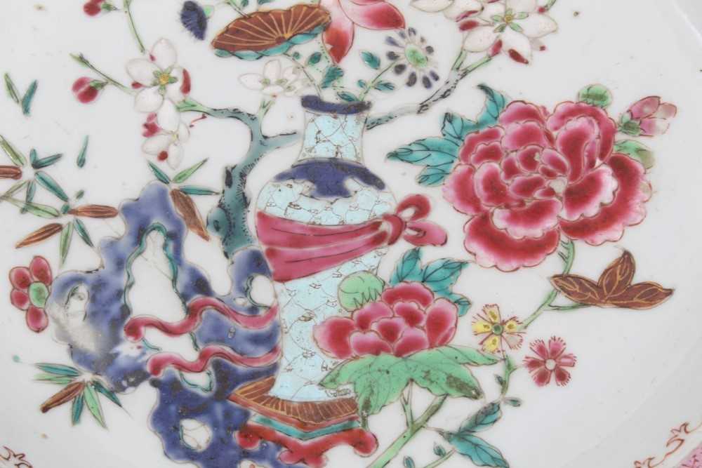 Set of four 18th century Chinese famille rose export porcelain dishes, Yongzheng/Qianlong period, ea - Bild 8 aus 20