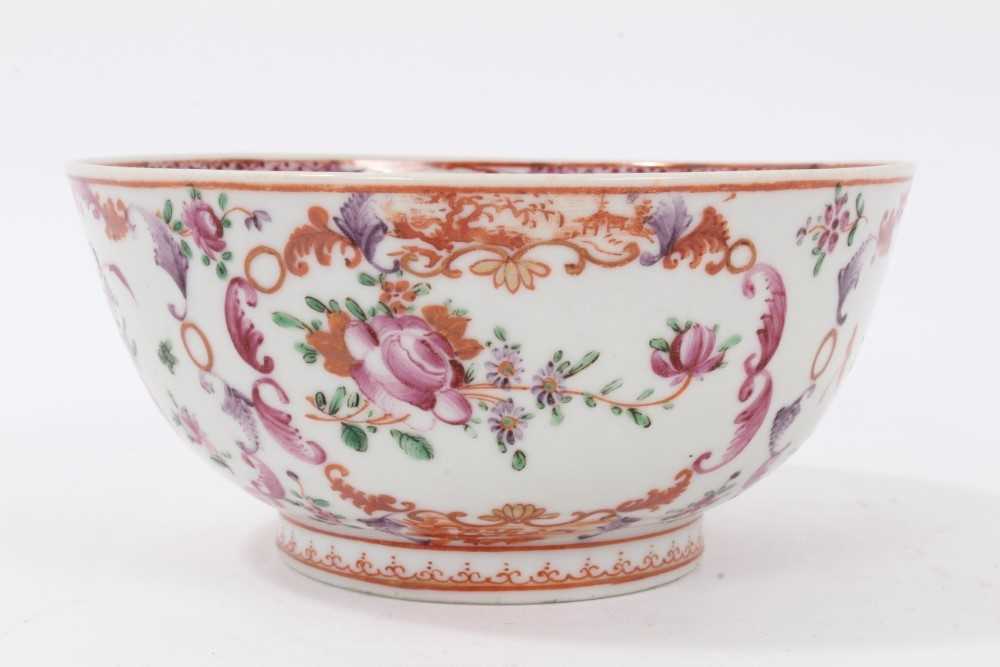 Antique 18th century Chinese famille rose export porcelain bowl, well decorated with baskets of flow - Image 2 of 6