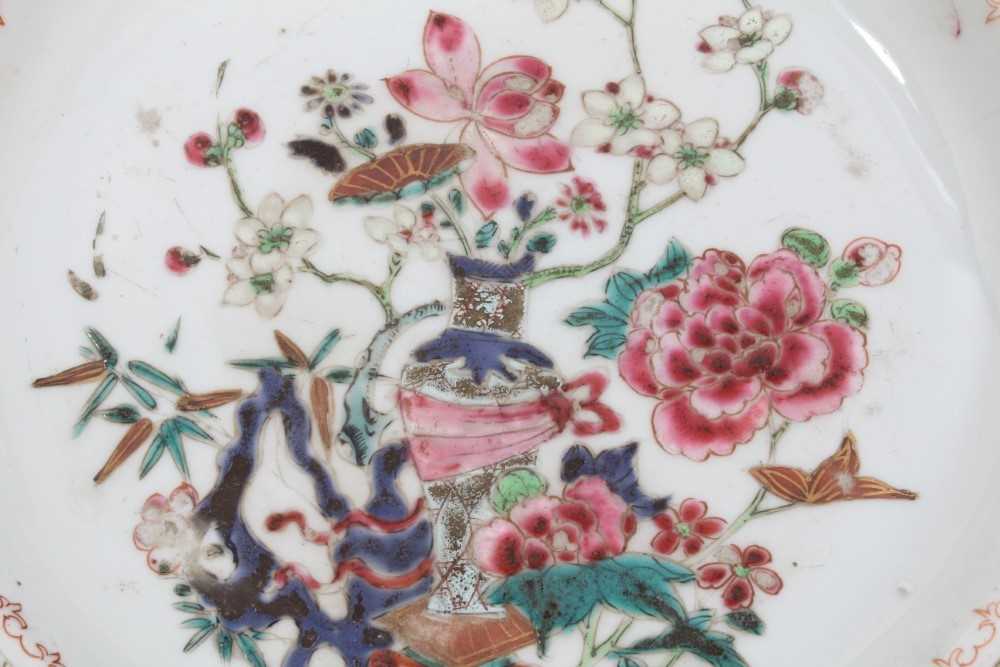 Set of four 18th century Chinese famille rose export porcelain dishes, Yongzheng/Qianlong period, ea - Bild 13 aus 20