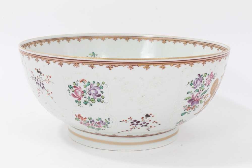 Late 19th century Samson porcelain armorial bowl - Image 5 of 8