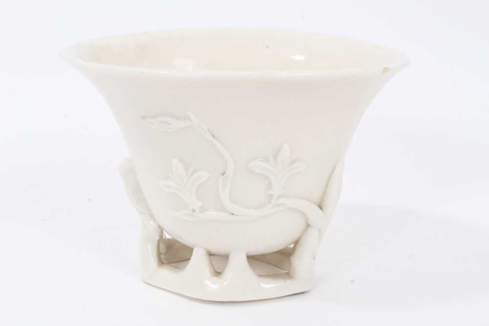 Chinese blanc de chine libation cup - Bild 4 aus 15