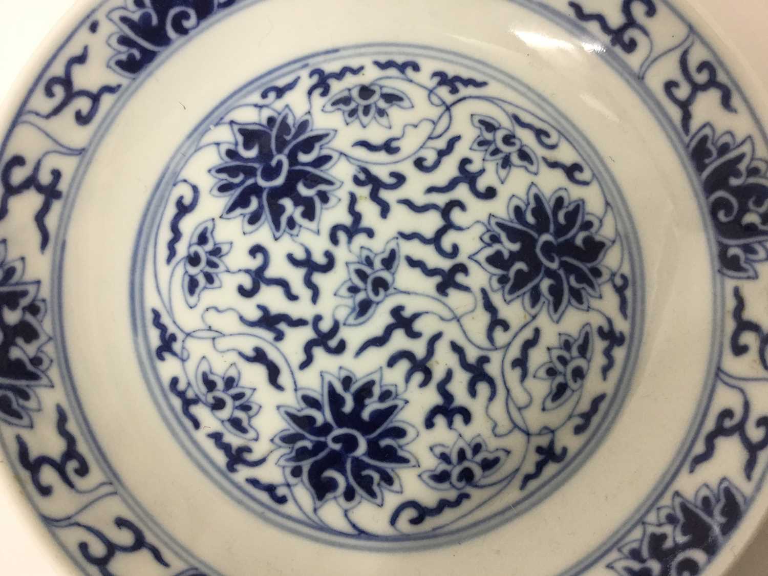 Pair of Chinese Guangxu blue and white saucer dishes - Image 12 of 27