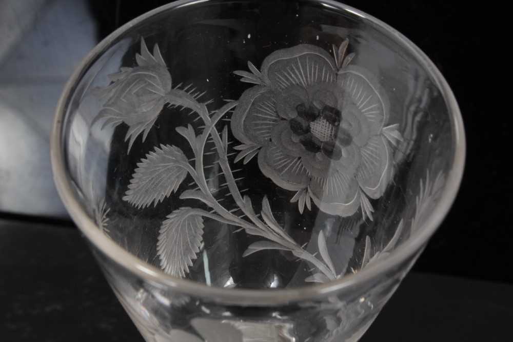 Georgian cordial glasses comprising a pair with Jacobite engraved rose, thistle, star and leaf decor - Image 4 of 13