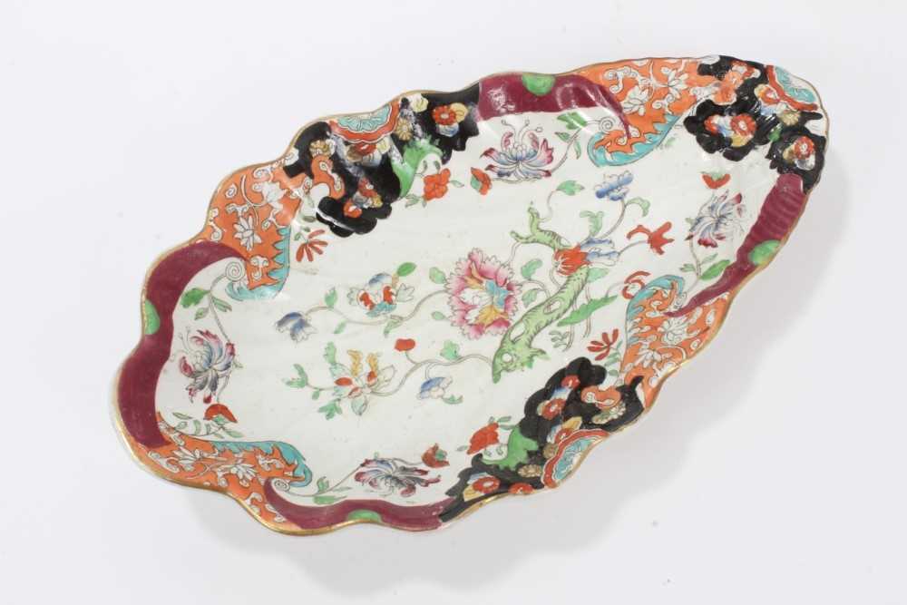 An unusual pair of Masons Ironstone shell shaped dishes, and a similar pair of plates - Image 4 of 9