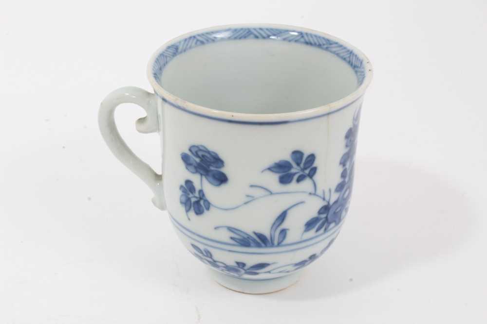 An 18th century Chinese blue and white tea bowl, a beaker and a bowl - Image 2 of 16