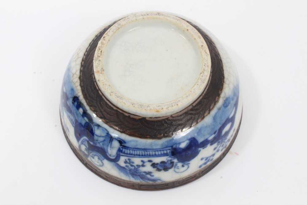 Group of 19th century Oriental ceramics - Image 32 of 60