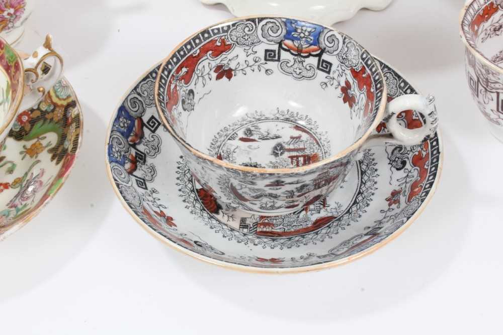 A Staffordshire porcelain teapot and cover, in Chinese style, a similar sucrier and cover and other - Image 5 of 9