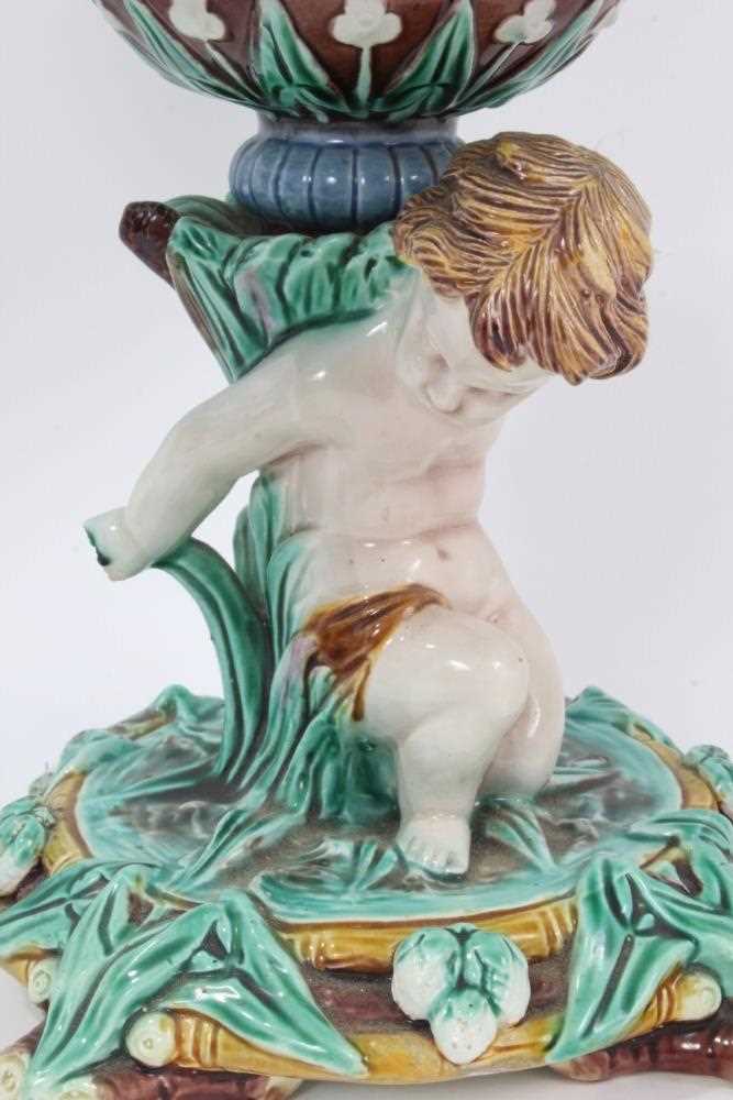 Good pair of Wedgwood majolica comports - Image 8 of 14