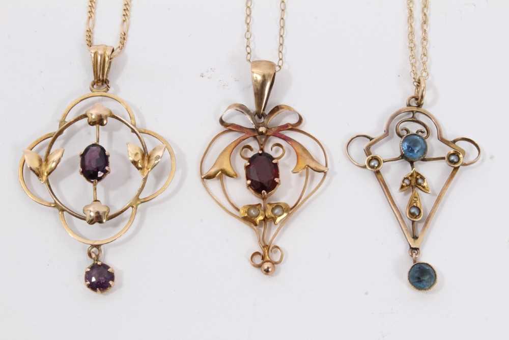 Five Edwardian 9ct gold gem set open work pendants on 9ct gold chains - Image 4 of 6