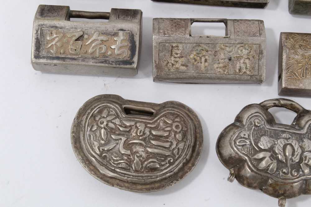 Collection of 15 Chinese silver, white metal and brass padlock style pendants - Image 8 of 9