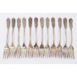 Set of 12 Spanish silver (Plata 925) cake forks with pierced foliate decoartion