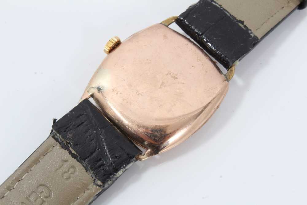 1940s gentleman's 9ct gold cased wristwatch on black leather strap - Image 4 of 6