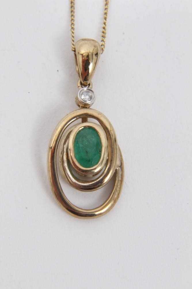 Edwardian style 9ct gold open work pendant and 9ct gold emerald and diamond pendant necklace - Image 5 of 6