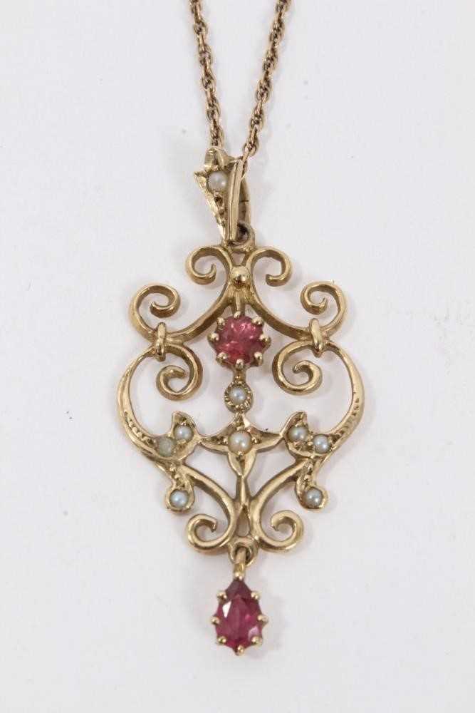 Edwardian style 9ct gold open work pendant and 9ct gold emerald and diamond pendant necklace - Image 3 of 6