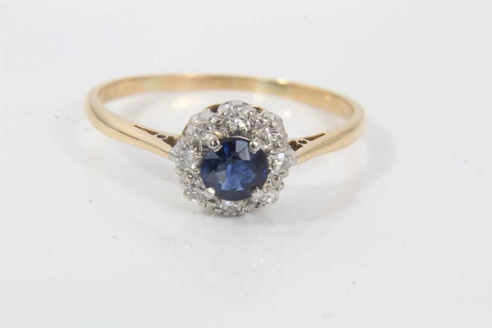 Sapphire and diamond cluster ring - Image 2 of 3