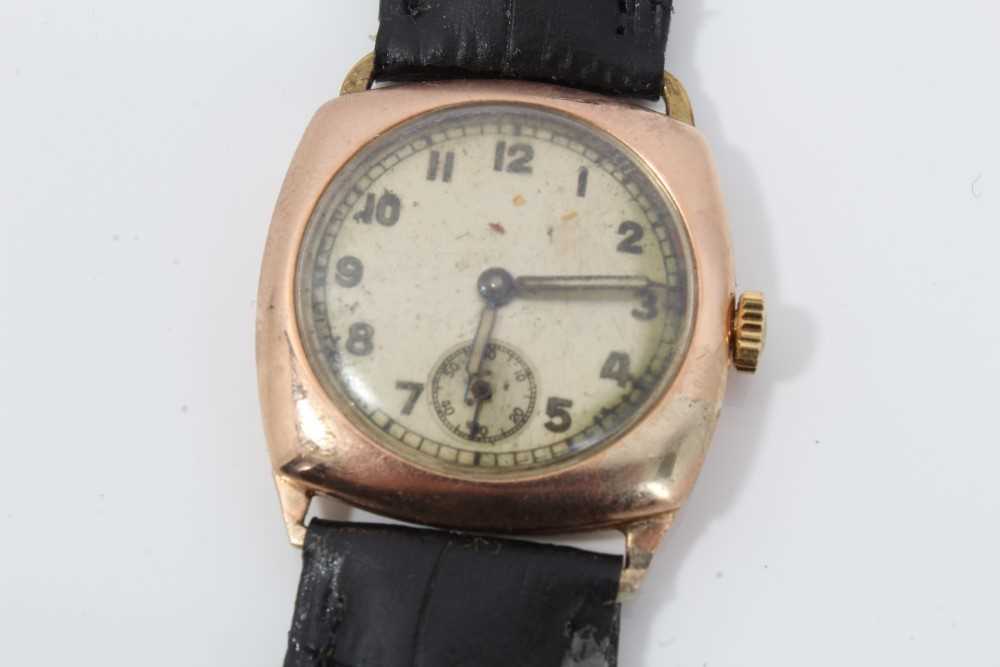 1940s gentleman's 9ct gold cased wristwatch on black leather strap - Image 3 of 6