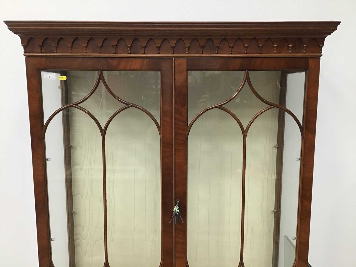 Good quality George III-style mahogany two height display cabinet, the top enclosed by gothic astrag - Image 7 of 7