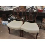 Pair of good quality George III mahogany dining chairs with pierced splat backs