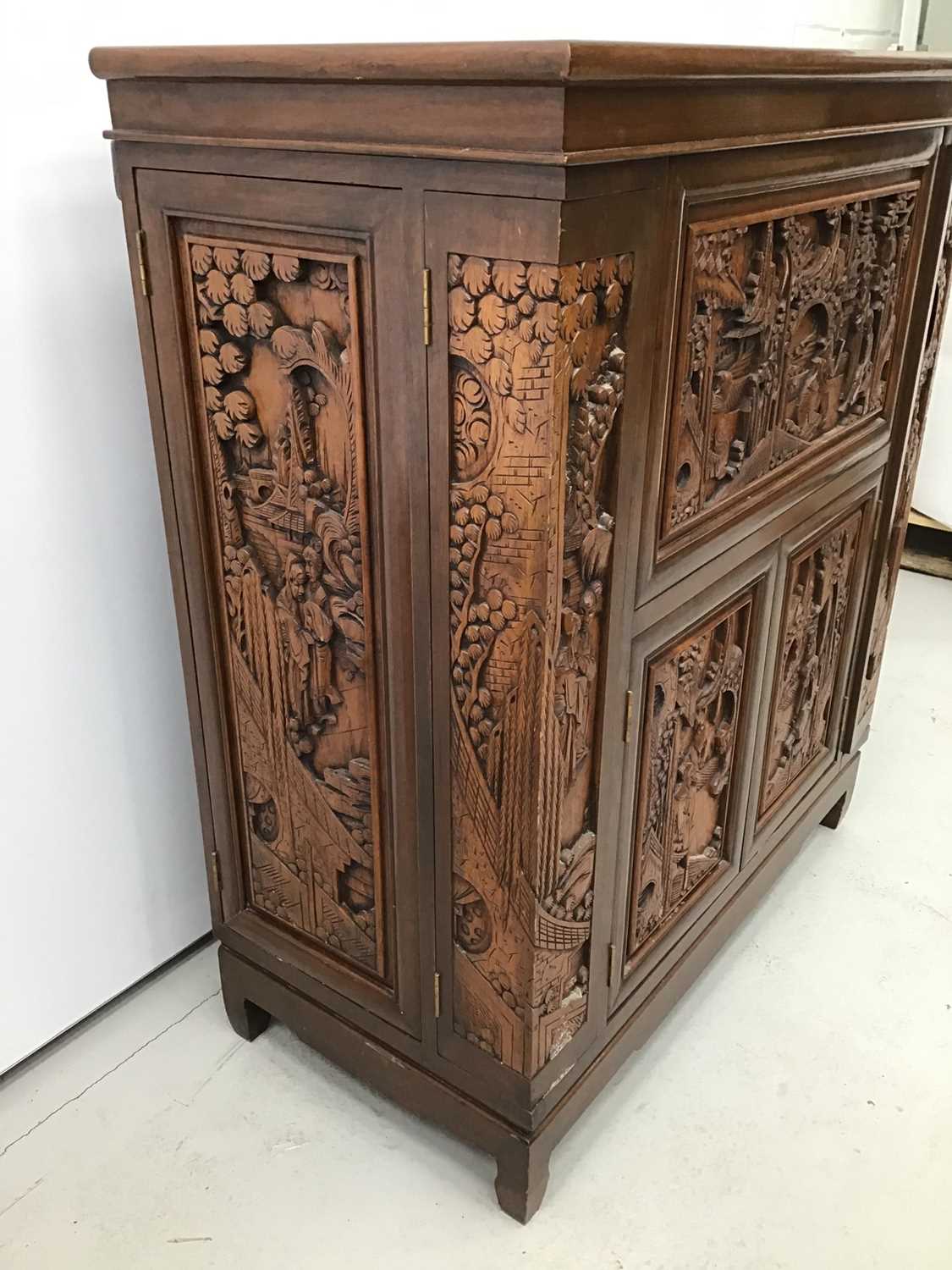 Chinese carved wooden cocktail cabinet - Image 7 of 8