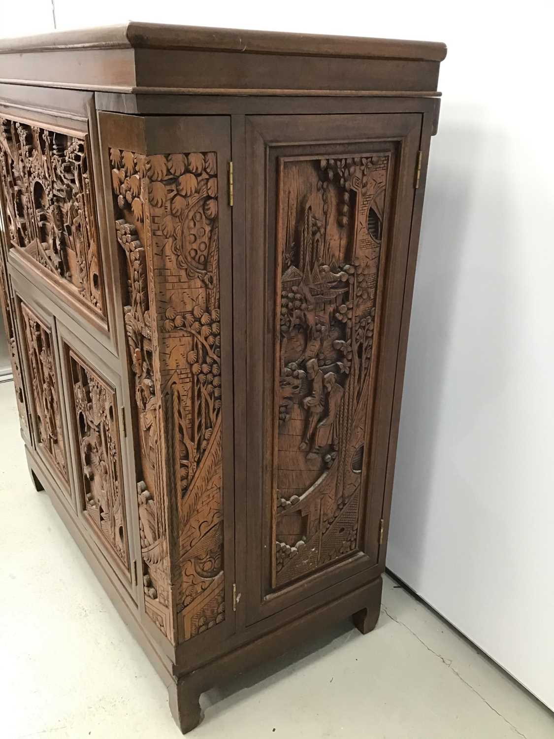 Chinese carved wooden cocktail cabinet - Image 4 of 8