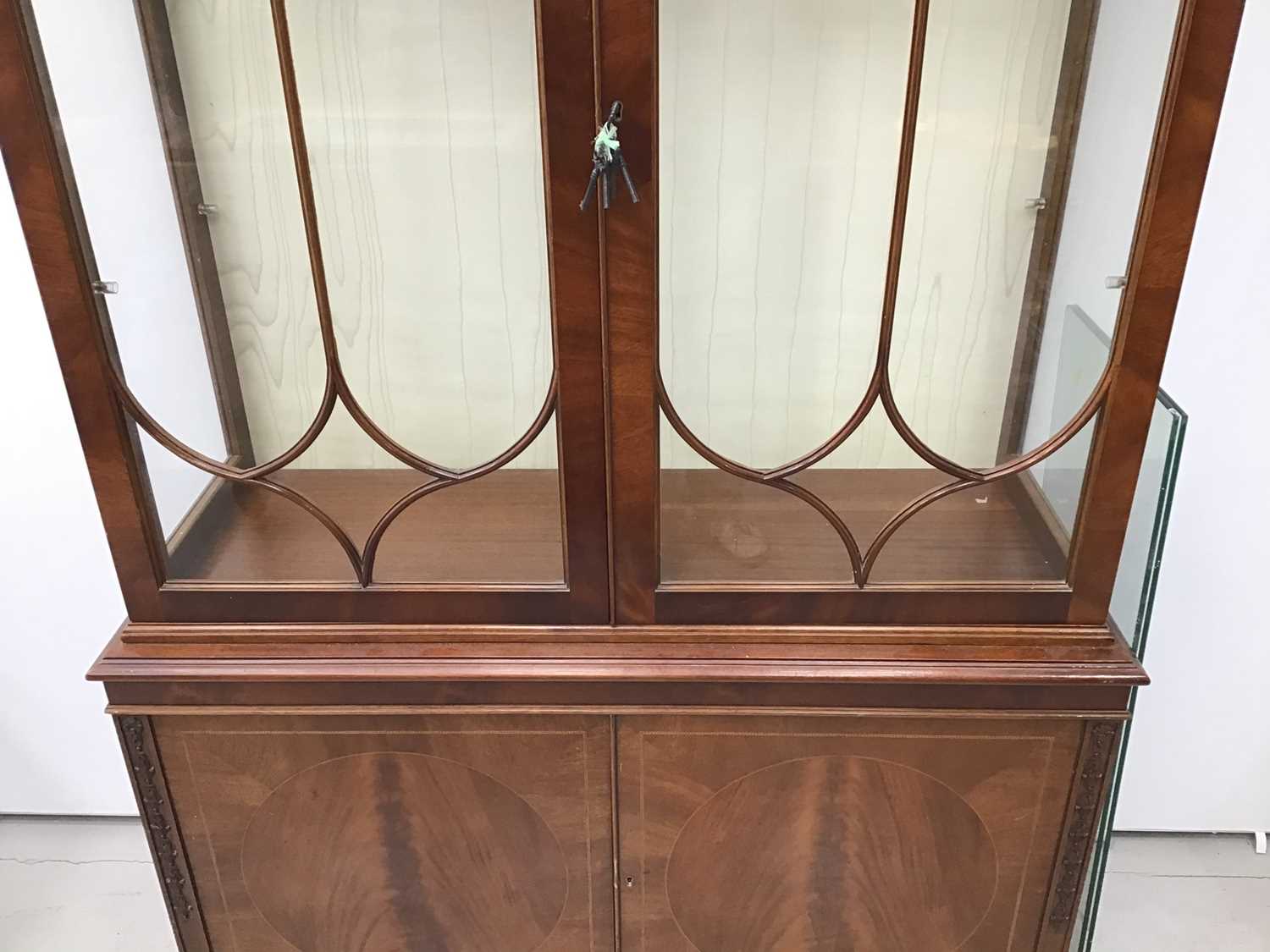 Good quality George III-style mahogany two height display cabinet, the top enclosed by gothic astrag - Image 4 of 7