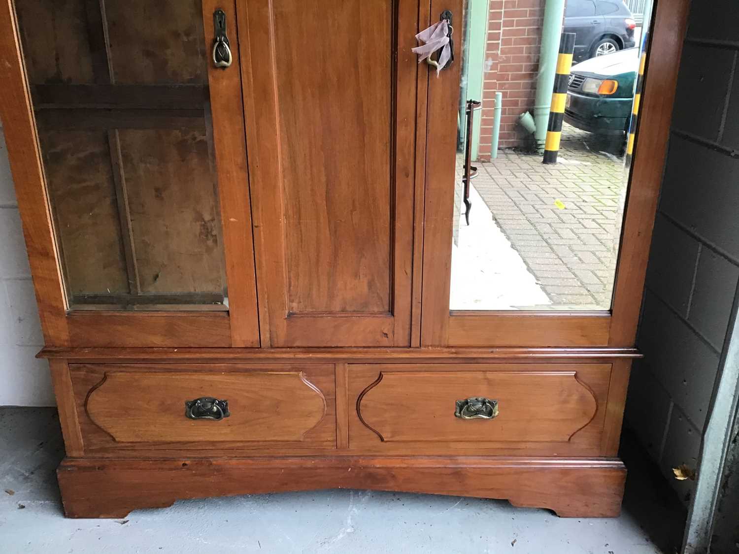 Art Nouveau mahogany wardrobe, with moulded cornice and twin mirrored doors between relief carved fo - Image 3 of 5