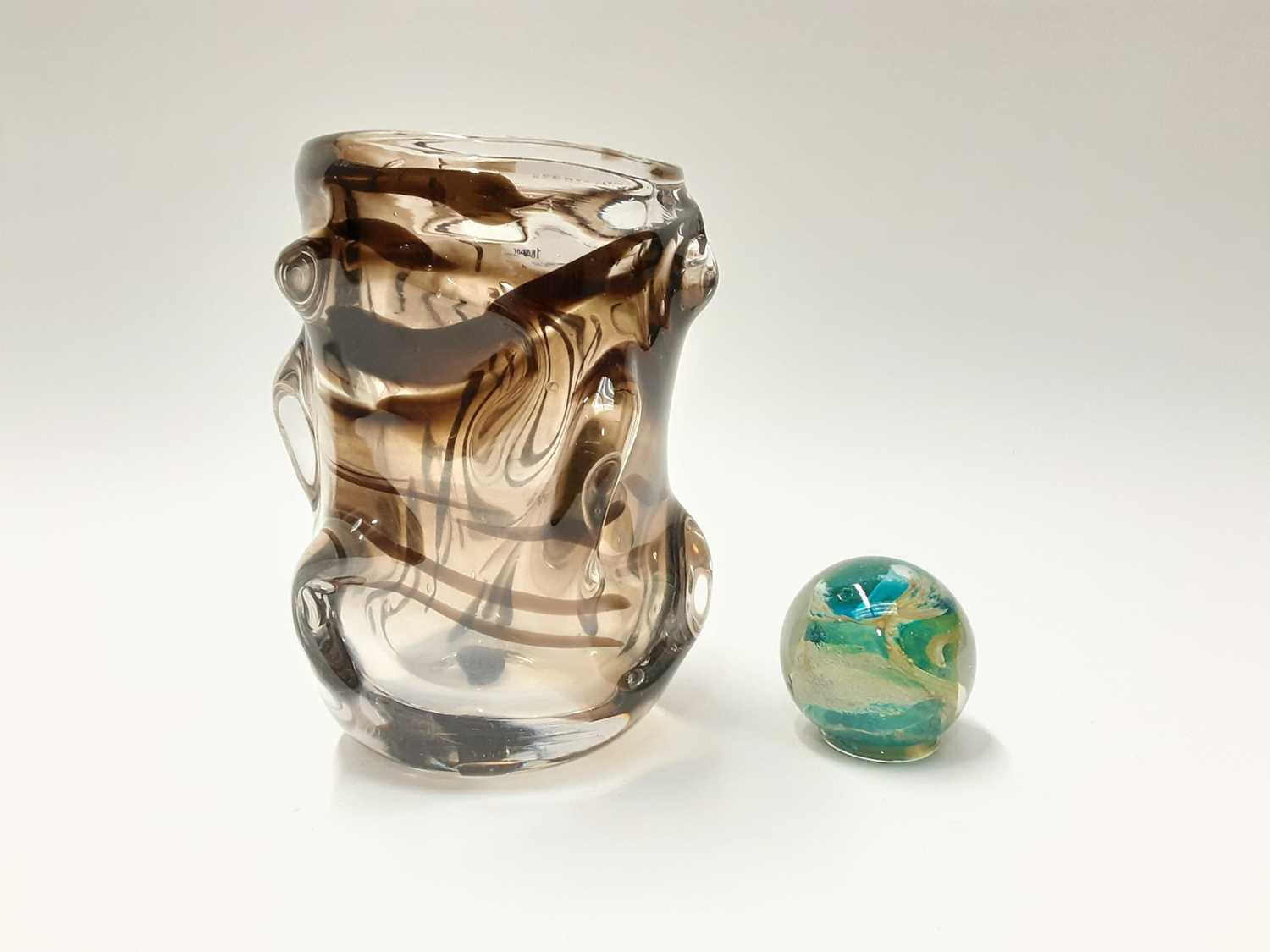 Whitefriars streaky knobbly vase, 18.5cm high and a Michael Harris Isle of Wight paperweight (2)