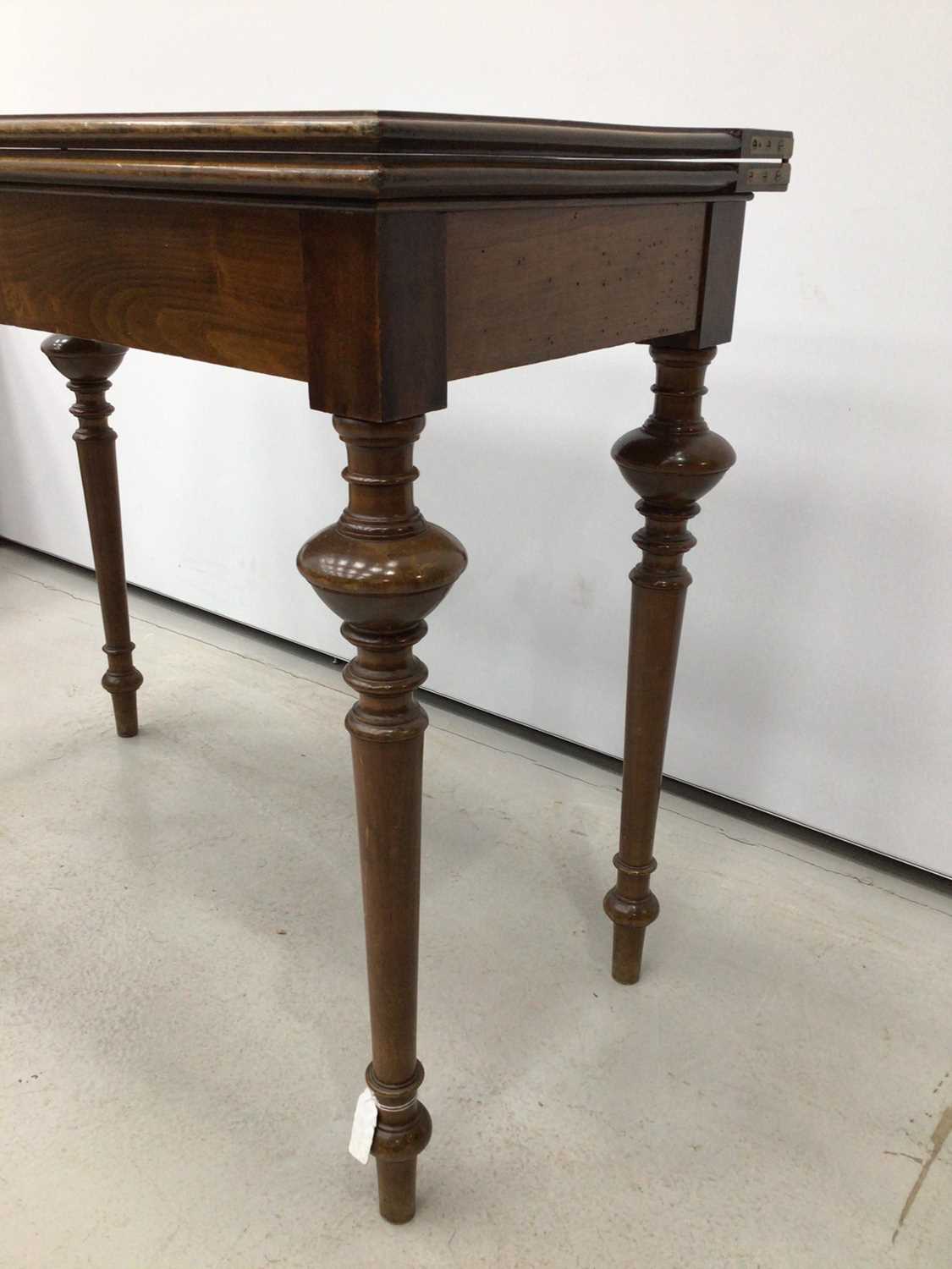 19th century walnut tea table - Image 4 of 5