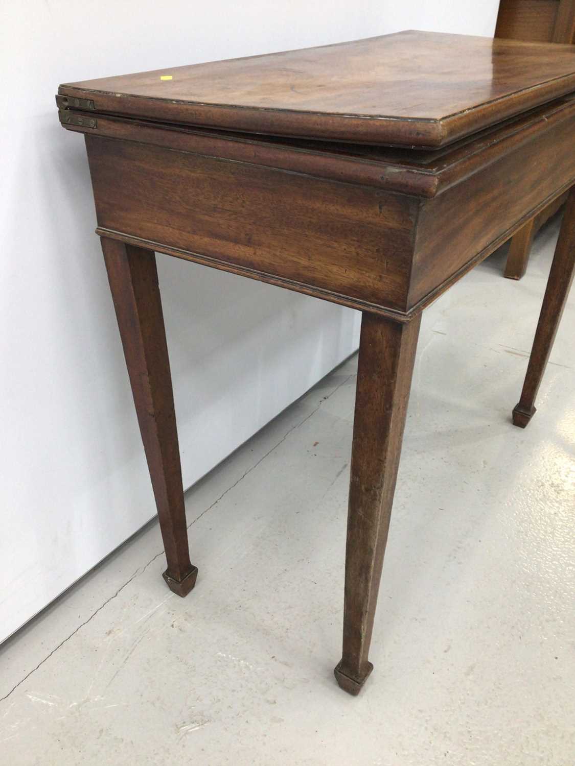 Early 19th century mahogany card table on square tapered legs - Image 4 of 5