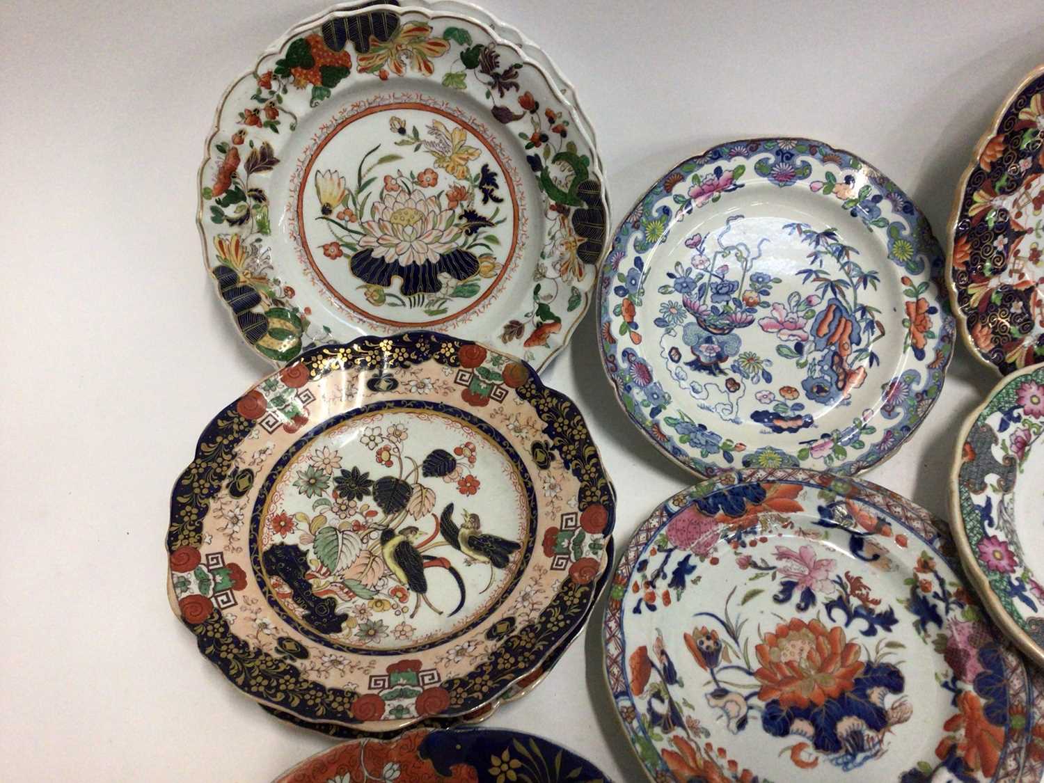 Good collection of 19th century Masons Ironstone plates and dishes, various patterns and marks (21 - Image 4 of 7