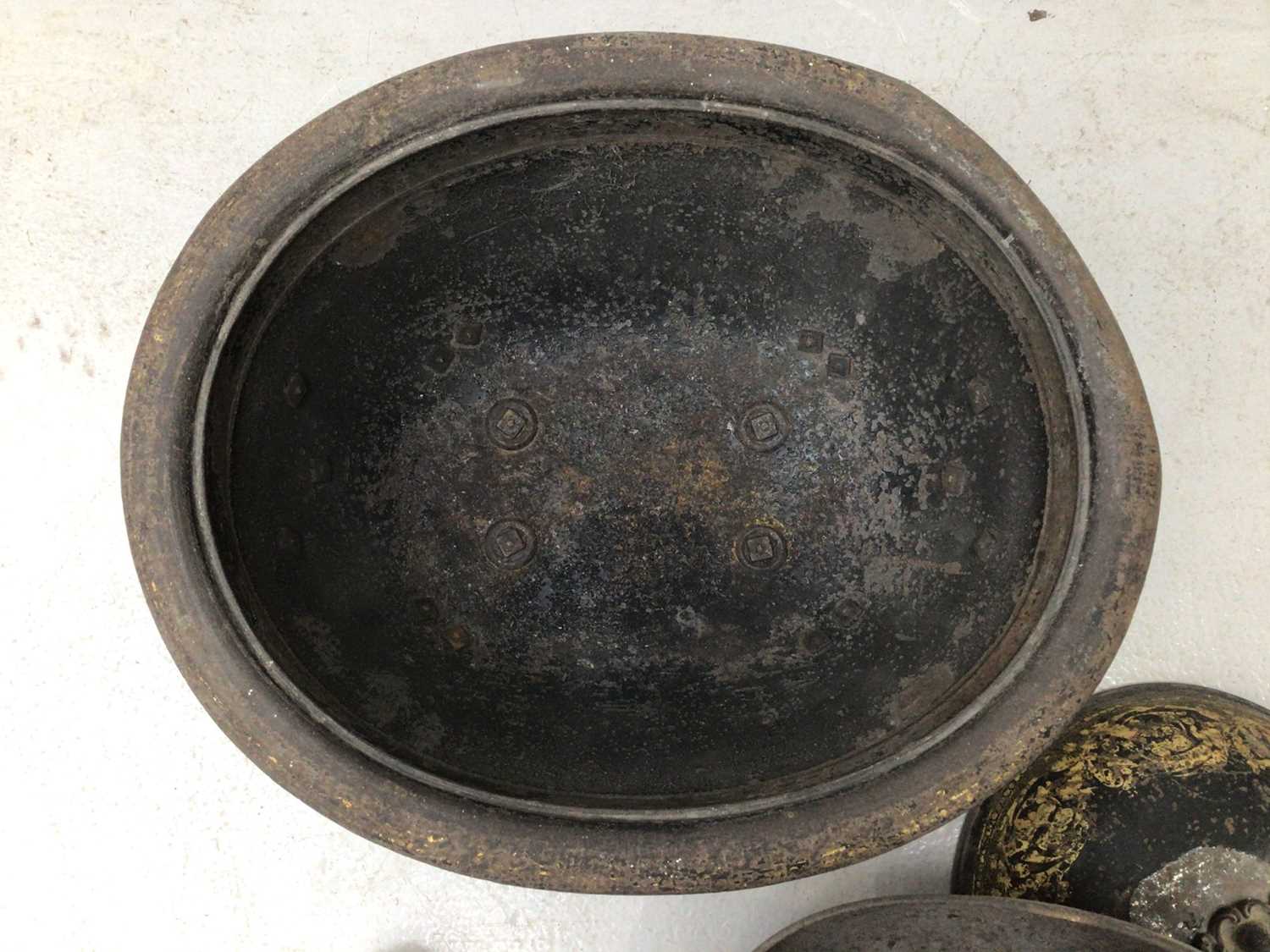 Regency tole ware oval coal box with gilt painted decoration, on cast scroll legs and swing handles, - Image 6 of 6