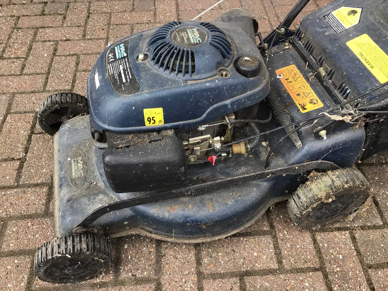 Macallister petrol lawnmower with grass box - Image 4 of 5