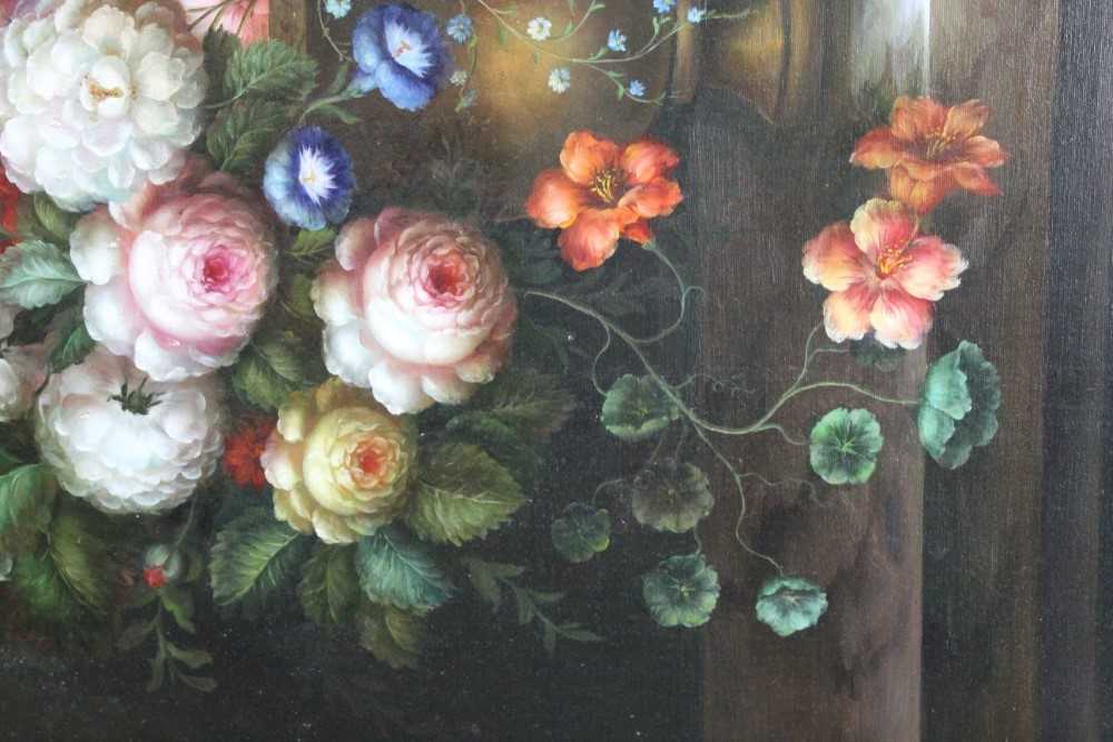 Good decorative oil on canvas - still life of summer flowers, in ebonised frame - Image 11 of 15