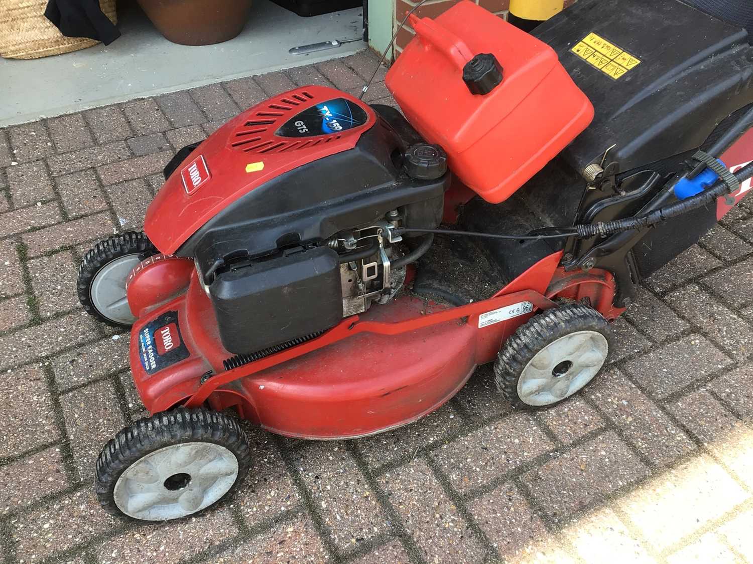 Toro TX - 159 petrol lawn mower with grass box - Image 2 of 7