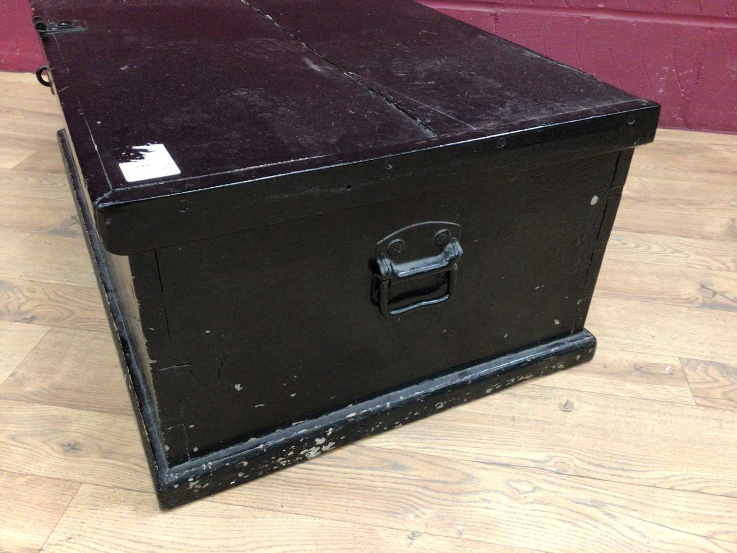 Victorian black painted pine trunk, brass fender and trivet - Image 4 of 7