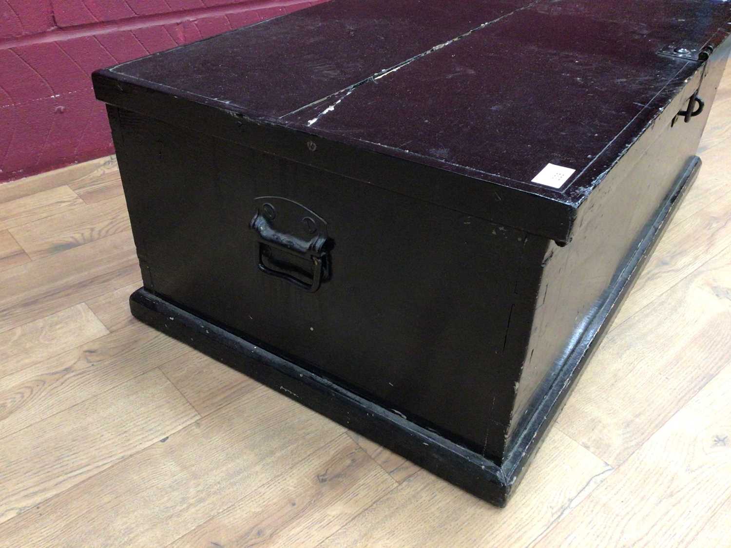 Victorian black painted pine trunk, brass fender and trivet - Image 7 of 7