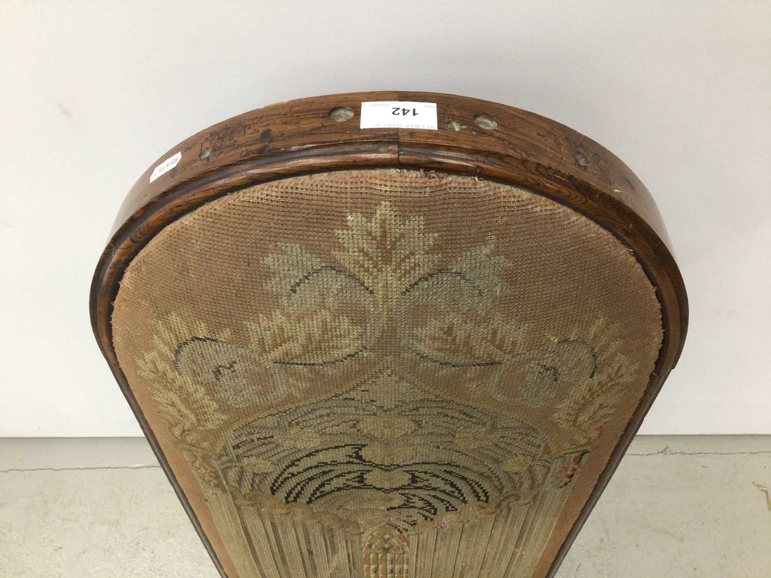 Victorian rosewood prie dieu chair with arched back on turned front legs with original tapestry upho - Image 2 of 5