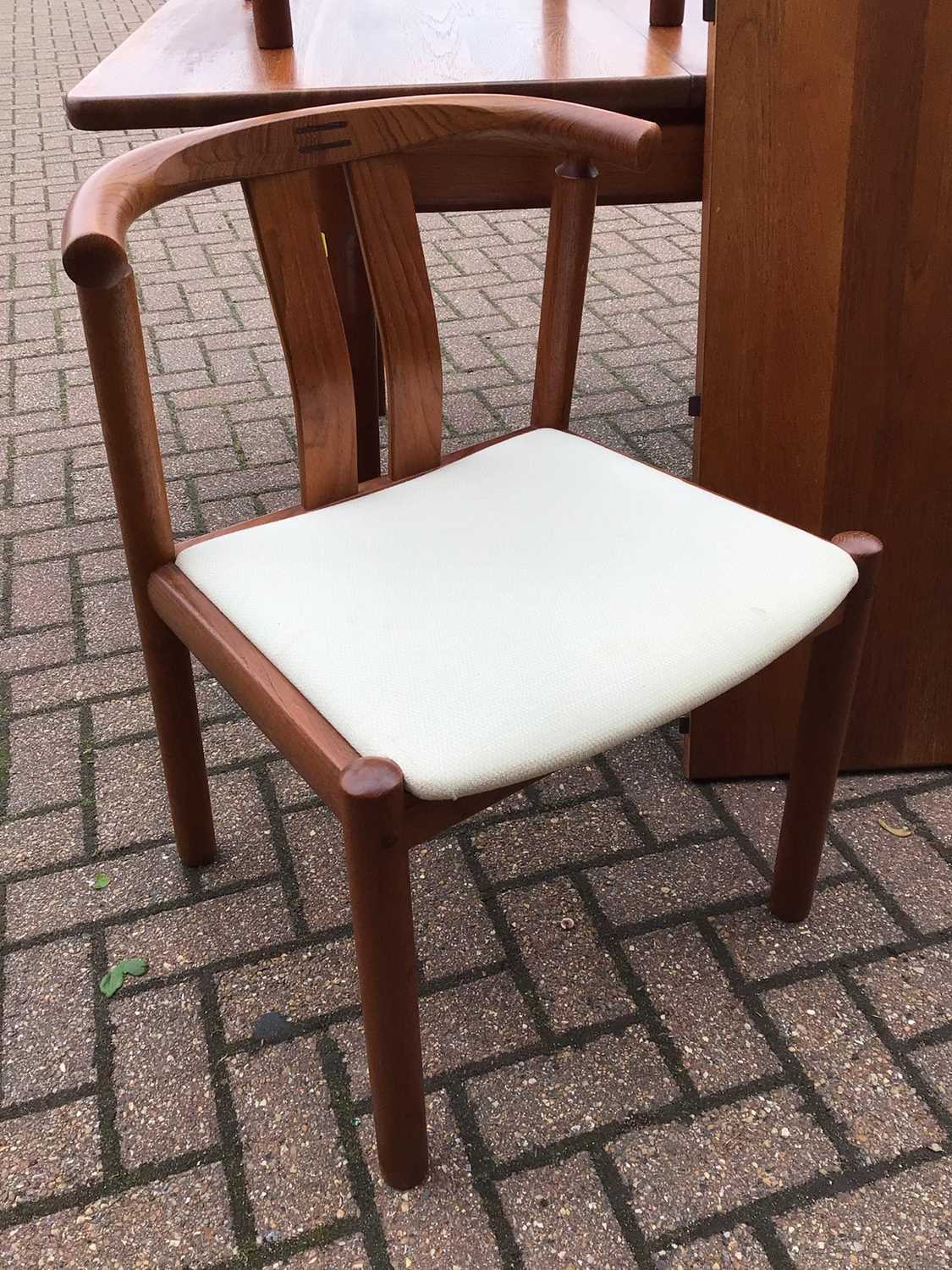 Mid century Danish Glostrup teak extending dining table approx 120cm x 90cm with two extra leaves 42 - Image 3 of 7